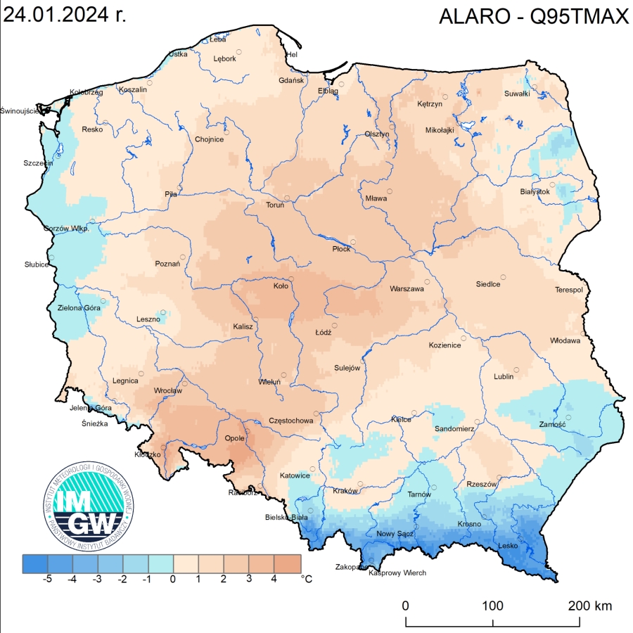 Anomalia prognozy TMAX (2024-01-24) względem notowanych charakterystyk wieloletnich (1991-2020): ALARO-Q95TMAX – ALARO-kwantyl 95% TMAX (po prawej).