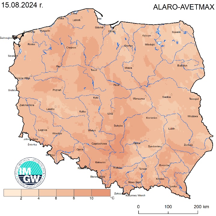 Anomalia prognozy TMAX (2024-08-15) względem notowanych charakterystyk wieloletnich (1991-2020): ALARO-AVETMAX – ALARO-wartość średnia TMAX (po lewej), ALARO-Q95TMAX – ALARO-kwantyl 95% TMAX (po prawej).