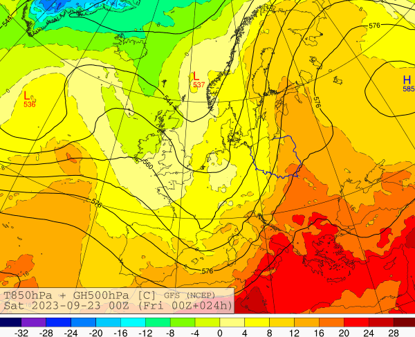 Mapa rozkładu temperatury powietrza na poziomie 850 hPa na noc z piątku na sobotę – wschodnia Polska dłużej pozostanie z ciepłą masą powietrza pochodzenia zwrotnikowego, od zachodu, za frontem, napłynie chłodniejsze powietrze polarne morskie.