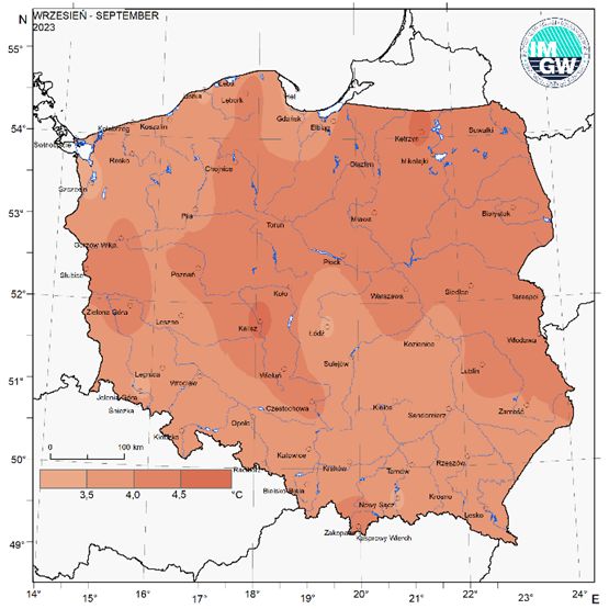 Przestrzenny rozkład anomalii średniej miesięcznej temperatury powietrza we wrześniu 2023 r. w stosunku do normy (tj. średniej miesięcznej wartości wieloletniej elementu w okresie 1991-2020).