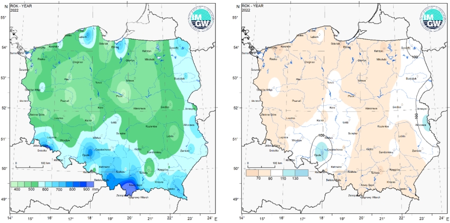 Przestrzenny rozkład rocznej sumy opadów w 2022 r. oraz przestrzenny rozkład anomalii sumy opadów w stosunku do normy (tj. średniej miesięcznej wartości wieloletniej elementu w okresie 1991-2020).