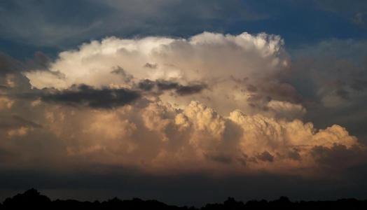 Chmura burzowa Cumulonimbus w okolicy Wadowic (woj. małopolskie), 29.05.2024 r. Fot. Rafał Jastrzębski | IMGW-PIB