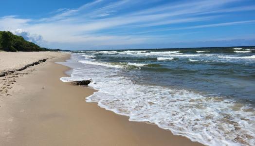 Morze Bałtyckie i plaża w Gąskach, czerwiec 2024 r. Fot. Maciej Maciejewski | IMGW-PIB