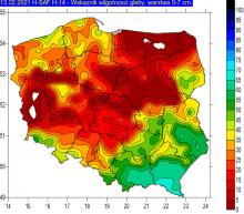 Wskaźnik wilgotności gleby na głębokości 0-7 cm w dniu 13 lutego 2021r. na podstawie obrazów satelitarnych. W okresie zimowym wartości zbliżone do zera (kolor biały i czerwony) oznaczają przemarznięcie gleby.