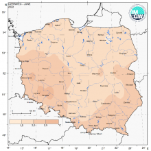 Przestrzenny rozkład anomalii średniej miesięcznej temperatury powietrza w czerwcu 2022 r. w stosunku do normy  (tj. średniej miesięcznej wartości wieloletniej elementu w okresie 1991-2020).