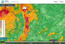 Prognoza prędkości porywów wiatru [km/h] w środę 5 lipca 2023 r. o godz. 19:00 wg modelu Alaro 4k. | http://meteo.imgw.pl/. Wyraźnie zaznaczona strefa frontu z bardzo silnymi porywami wiatru.